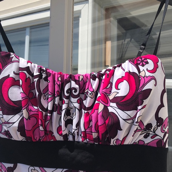 Elastic Tank Top with bra pads n side zipper small - Picture 4 of 8